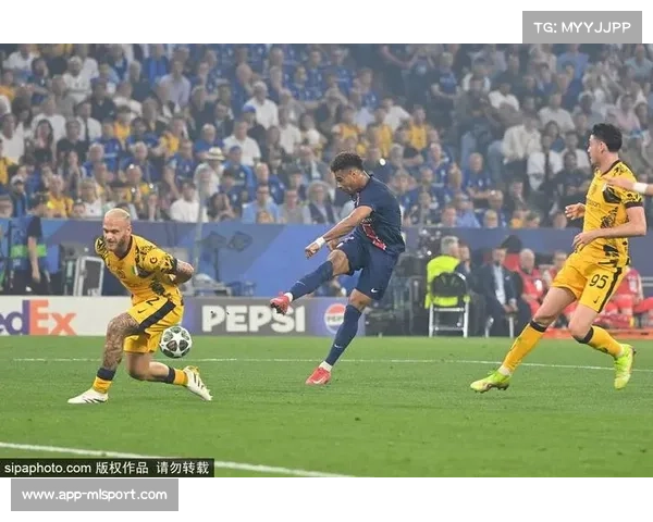 巴黎圣日耳曼新星杜埃右大腿受伤预计休战数周